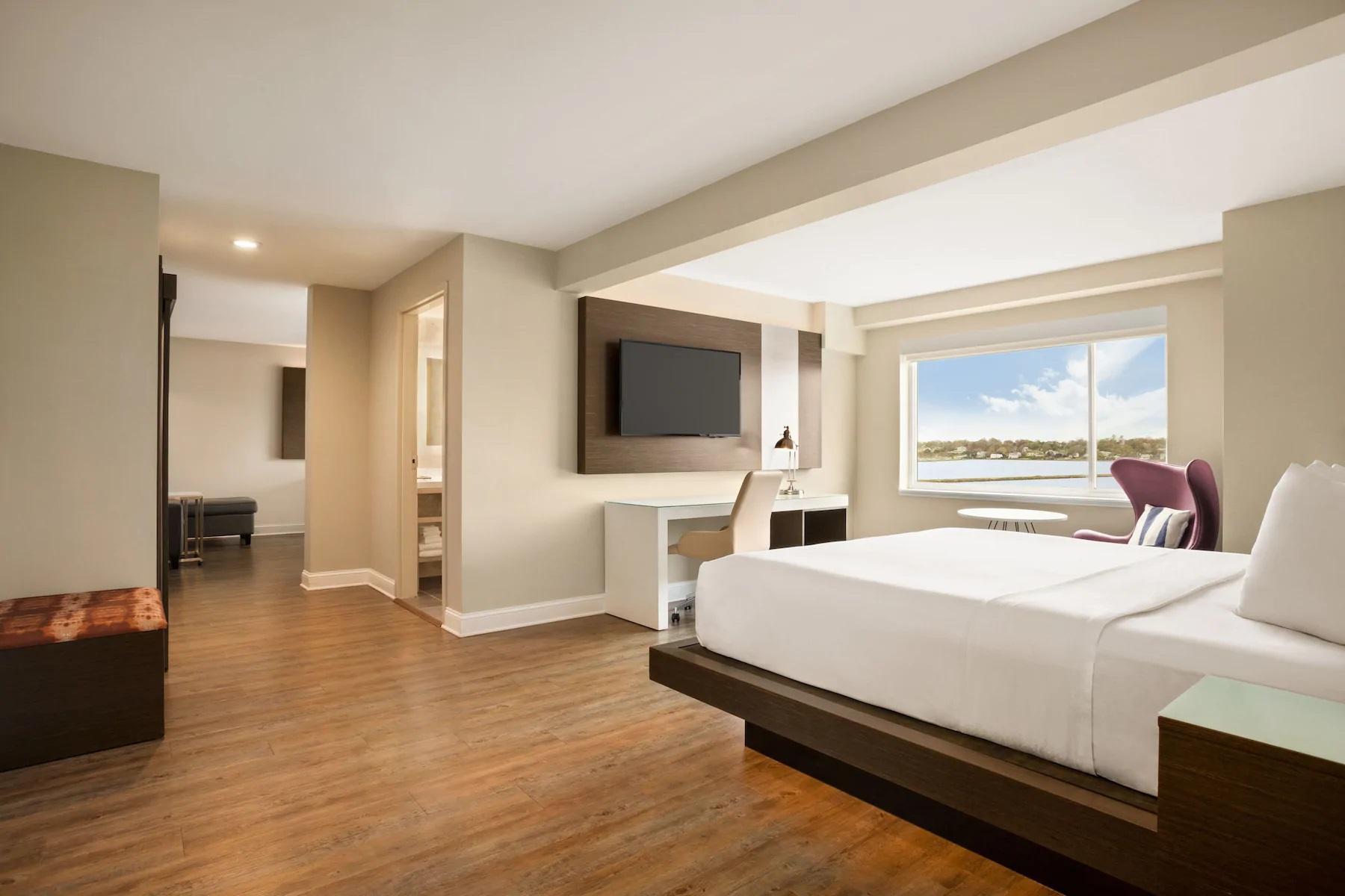 Wyndham Newport Hotel Middletown Exterior photo