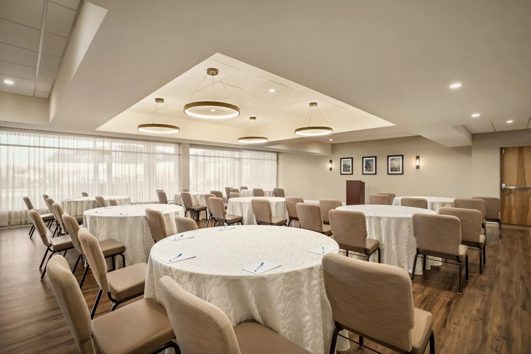 Wyndham Newport Hotel Middletown Exterior photo